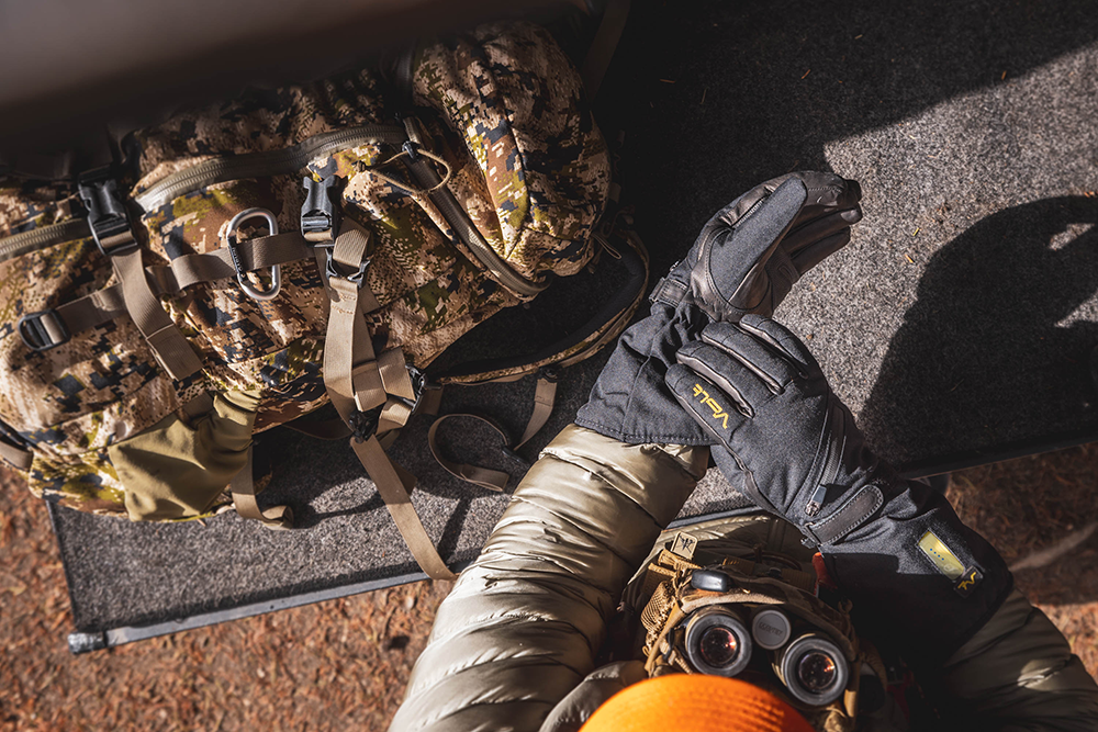 TATRA Men 7V HEATED GLOVES - Main Image