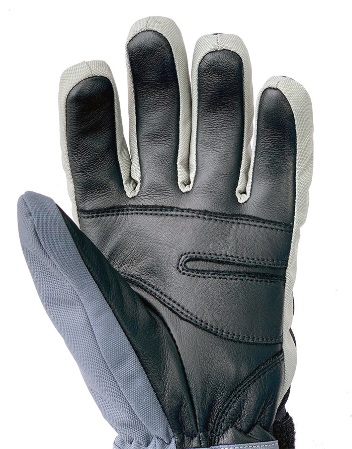 heats both sides of the hand, to the end of each finger including the thumb